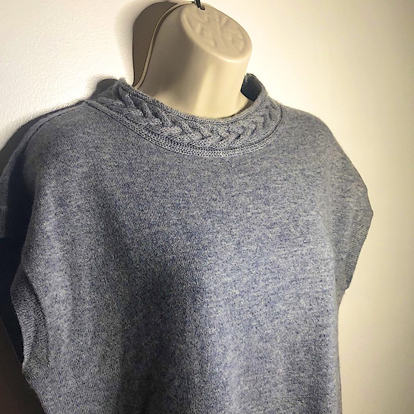 🦋Brooks Brothers crewneck cashmere sweater with short sleeve.🦋 - Picture 3 of 10